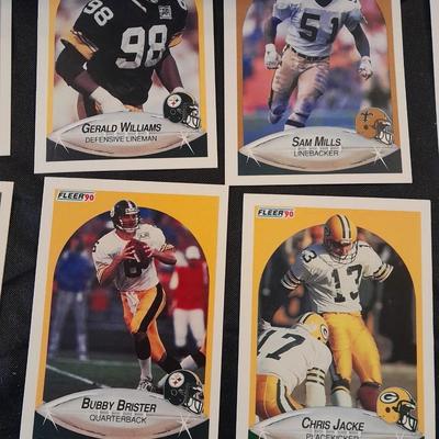 1990 FLEER LARGE FLAT BOX FOOTBALL SPORTS TRADING CARDS