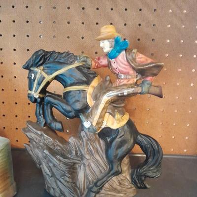 PONDEROSA RANCH HOUSE JIM BEAM DECANTER AND AVERY CREATIONS HORSE STATUE