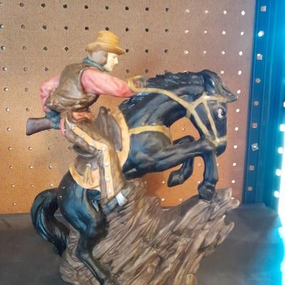 PONDEROSA RANCH HOUSE JIM BEAM DECANTER AND AVERY CREATIONS HORSE STATUE