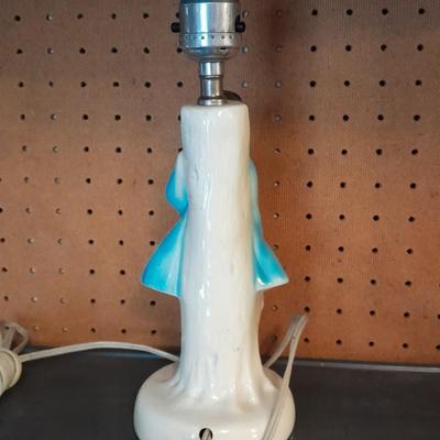 ANTIQUE VICTORIAN STYLE PORCELAIN MAN & WOMAN BEDSIDE LAMPS