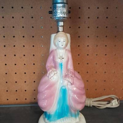 ANTIQUE VICTORIAN STYLE PORCELAIN MAN & WOMAN BEDSIDE LAMPS