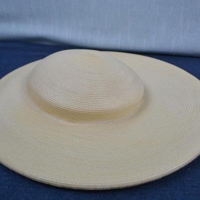 LOT 347. THREE LADIES HATS AND PAIR OF GLOVES
