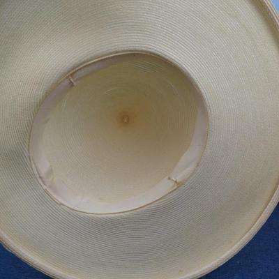 LOT 347. THREE LADIES HATS AND PAIR OF GLOVES