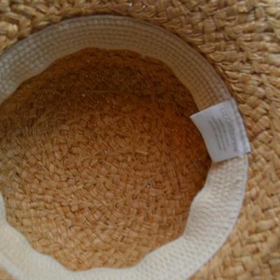 LOT 352. THREE LADIES SUN HATS