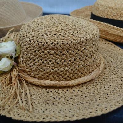 LOT 352. THREE LADIES SUN HATS