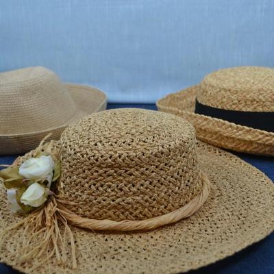 LOT 352. THREE LADIES SUN HATS