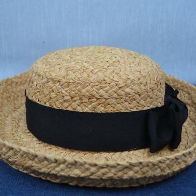 LOT 352. THREE LADIES SUN HATS