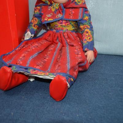 LOT 359 AU NAIN BLEU DOLL IN BOX