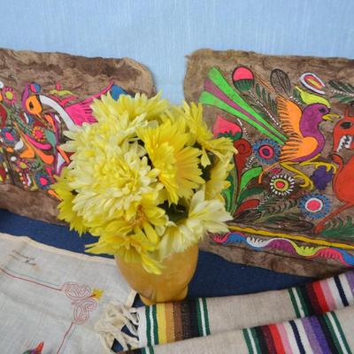 LOT 372. ART, HOME DECOR AND SERAPE