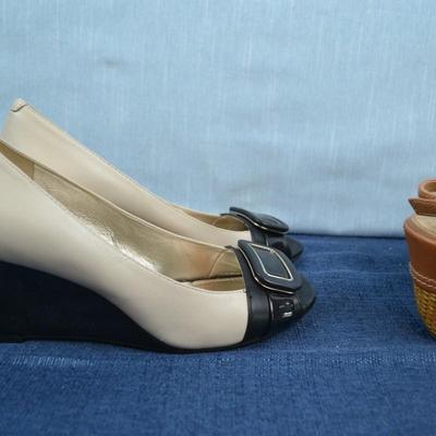 LOT 380. LADIES SHOES SIZE 8