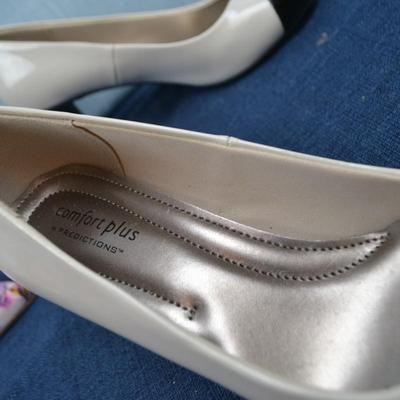 LOT 382. SIZE 8 LADIES SHOES