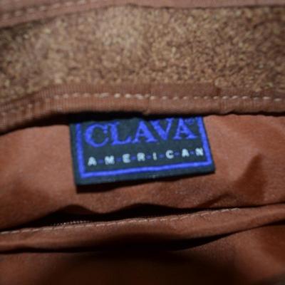 LOT 389. CLAVA AMERICAN LEATHER BAG