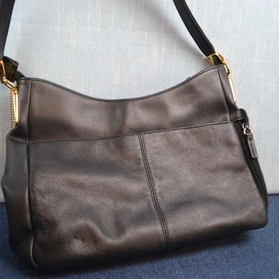 LOT 395. THREE LADIES HANDBAGS