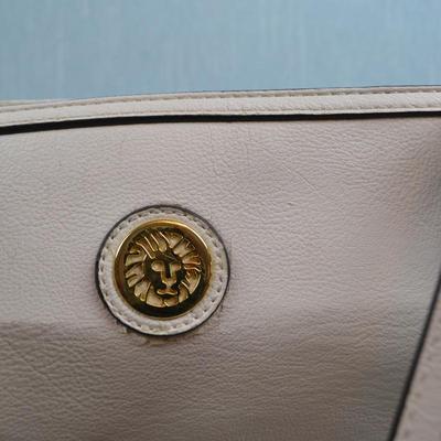 LOT 395. THREE LADIES HANDBAGS