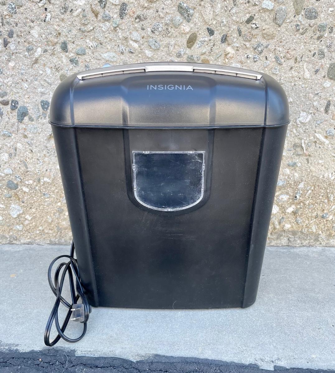 Insignia Paper Shredder