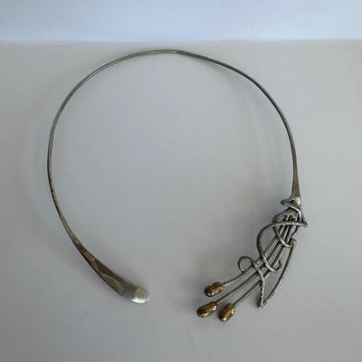Group, 3 Metal Chokers