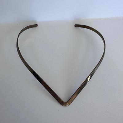 Group, 3 Metal Chokers