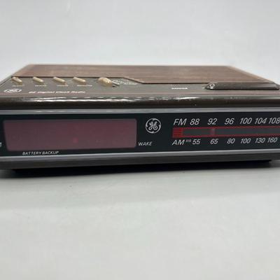 Vintage General Electric Digital Alarm Clock Radio