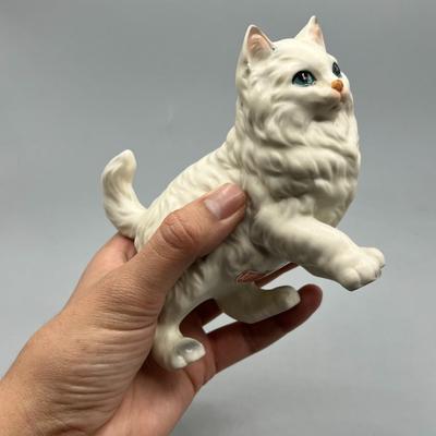 Vintage Lefton Ceramic Porcelain White Persian Cat Figurine H6364 Japan Statuette
