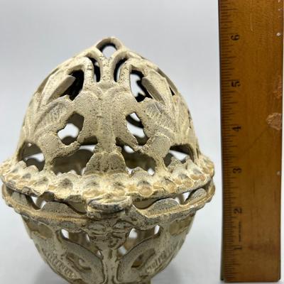 VIntage Art Nouveau Cast Iron Metal Rustic Ornate String Candle Holder Egg