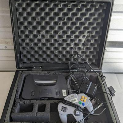 Nintendo 64 w/ Hard Case