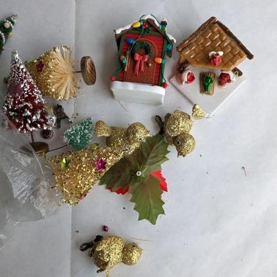 Department 56 Dickens Village Pieces