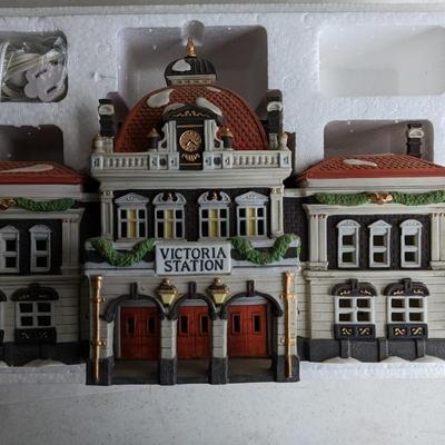 Department 56 Dickens Village Pieces