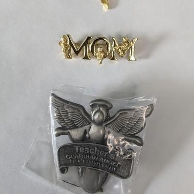 Brooches & Bracelets