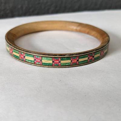 Brooches & Bracelets