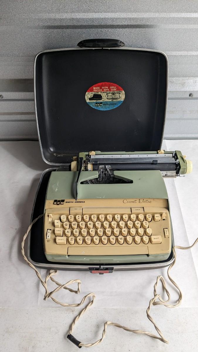 Smith Corona Electric Typewriter w/ Case