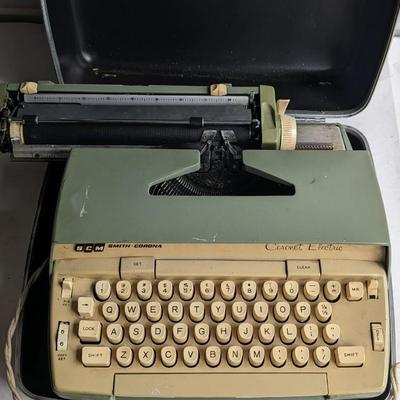 Smith Corona Electric Typewriter w/ Case