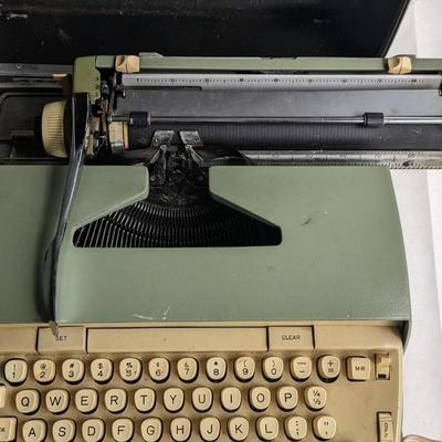 Smith Corona Electric Typewriter w/ Case
