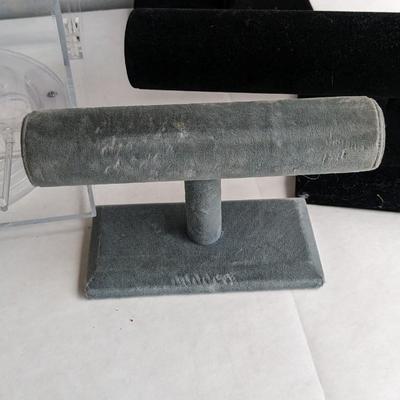 Countertop Jewelry Displays