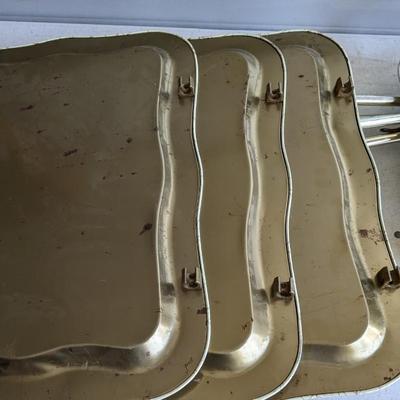 Please Put Your Trays in The Upright Position