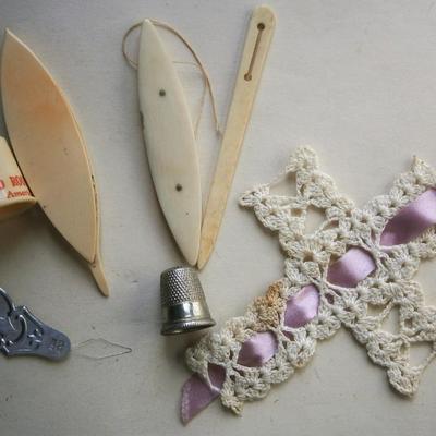 Assorted Antique Sewing Items