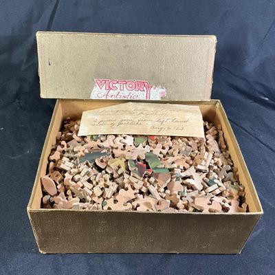 1276 Antique VICTORY Wooden Jig-Saw Puzzle