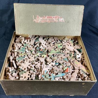 1277 Antique VICTORY Wooden Jig Saw Puzzle "The Danish Invaders"