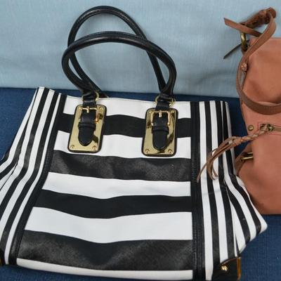 LOT 394. TWO LADIES HAND BAGS