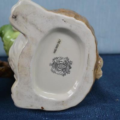 LOT 403. VINTAGE CERAMIC DECOR