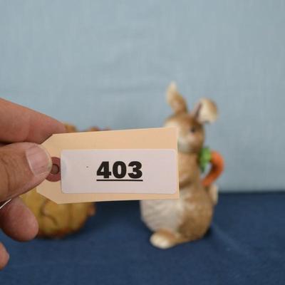 LOT 403. VINTAGE CERAMIC DECOR