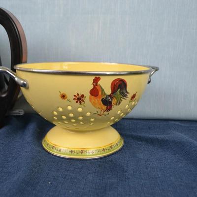 LOT 411. KRUPS COFFEE MAKER, ELECTRIC WATER KETTLE AND VINTAGE ROOSTER STRAINER