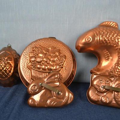 LOT 413. SIX VINTAGE COPPER MOLDS