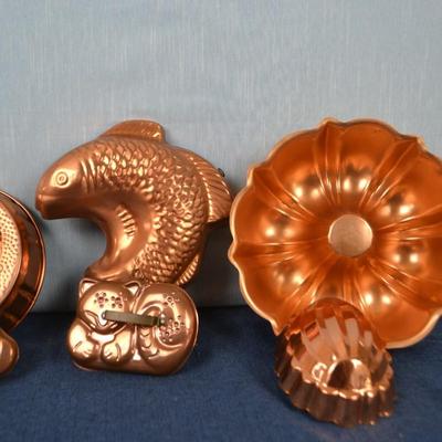 LOT 413. SIX VINTAGE COPPER MOLDS
