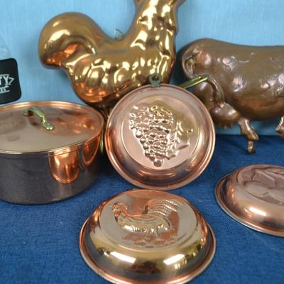 LOT 416. VINTAGE COPPER MOLDS AND COPPER PAN