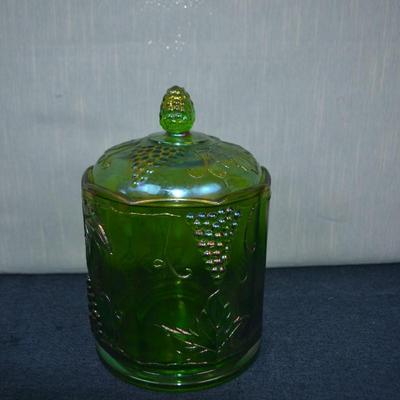 LOT 417. VINTAGE GREEN GLASS DISH WITH LID