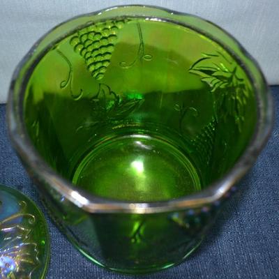 LOT 417. VINTAGE GREEN GLASS DISH WITH LID