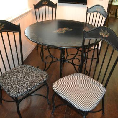 LOT 420. ROUND DINING SET