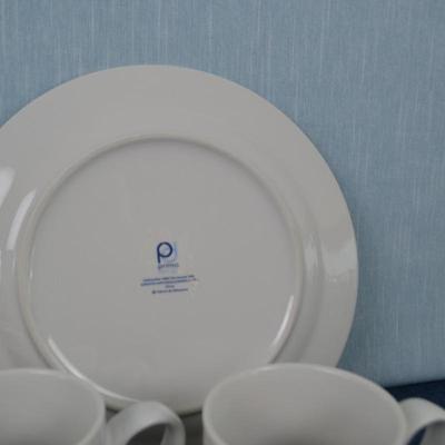 LOT 424. PLATE AND MUG SET