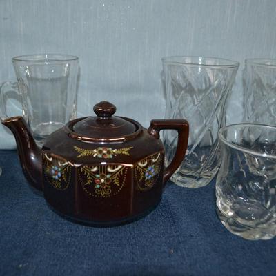 LOT 425.  MISC ITEMS GLASSES, TEA POT, SALT AND PEPER SHAKERS