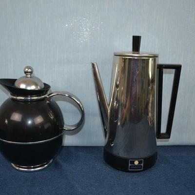 LOT 426 VINTAGE COFFEE POT AND COFFEE SERVER